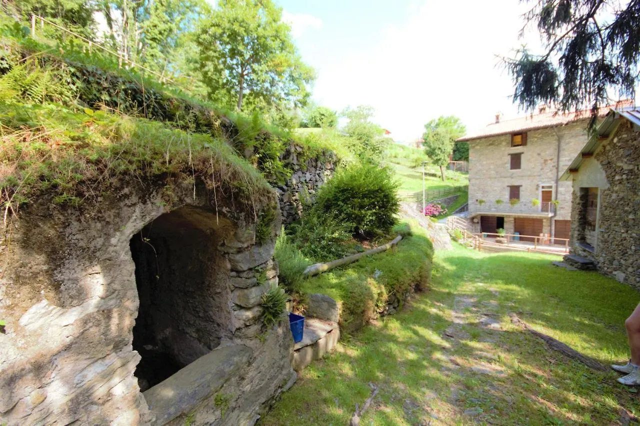 Apartment L'Antica Lodge Cremia Italy